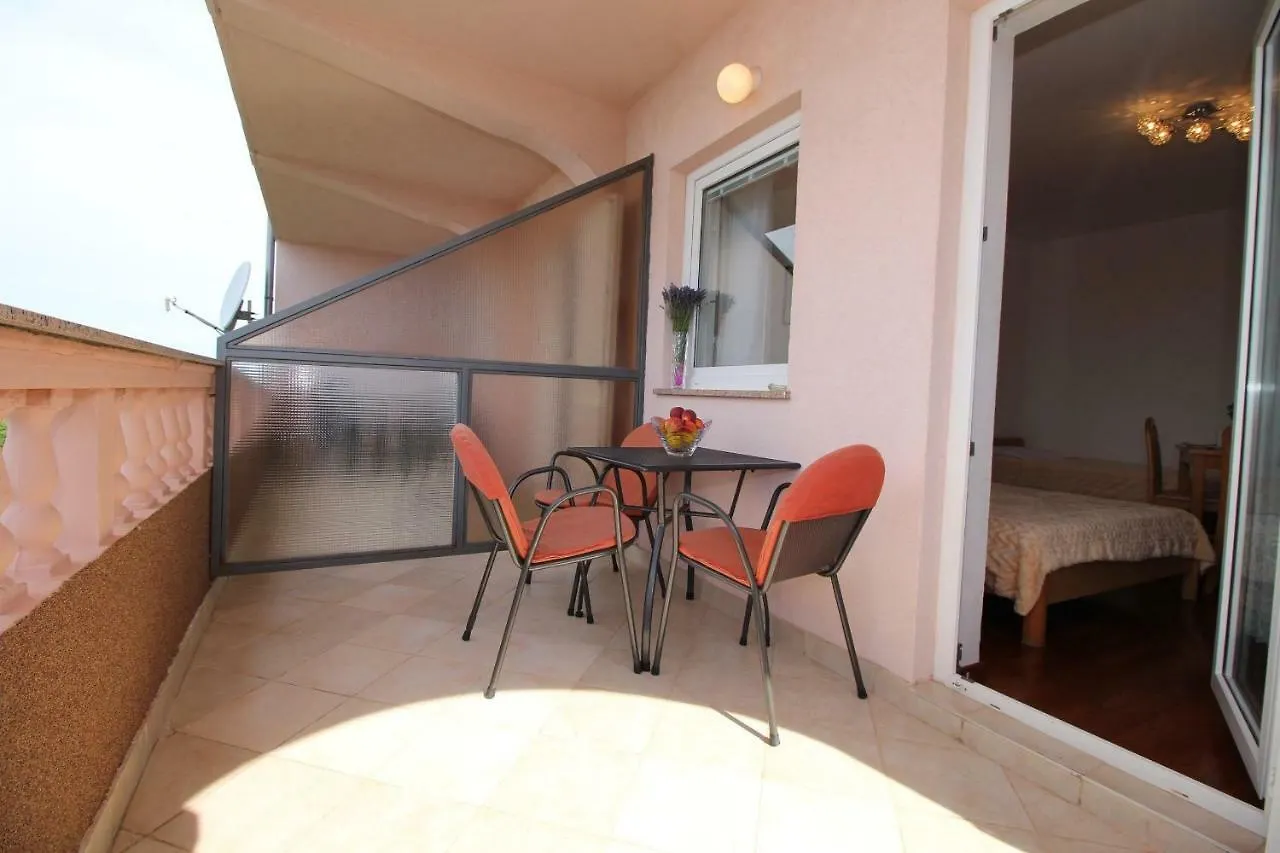 Apartments Ivona 4 Novi Vinodolski